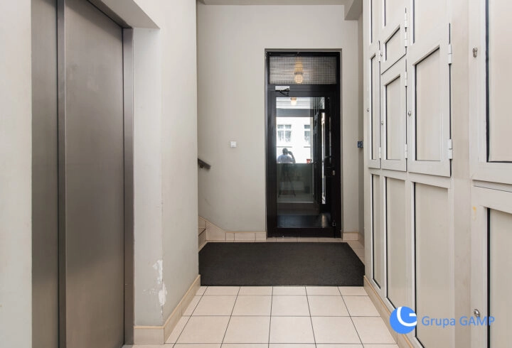 3-pok+balkon 82 m2 *Karmelicka* widok na zieleń!