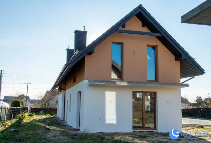 Nowy dom z dużą działką 4.38 a | Mników