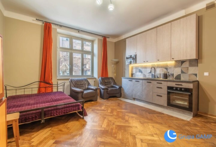 Studio w centrum| 2900 total| Plac inwalidów