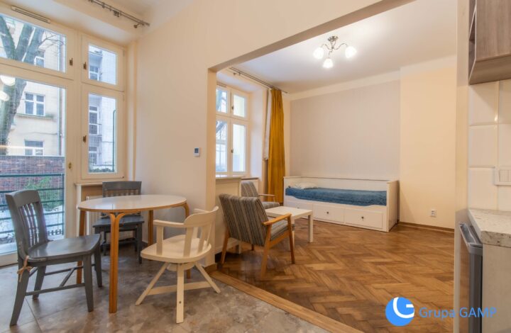 Kawalerka z otwartą kuchnia+balkon*P.Inwalidów*