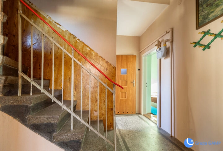 Od kwietnia | Dom dla 10-12 pracowników | Węgrzce