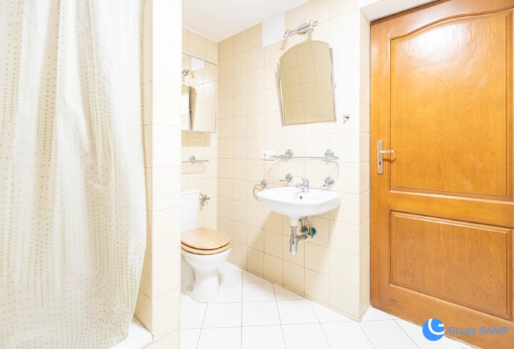 2-pok. *Wola Justowska*parking, 2 łazienki, sauna