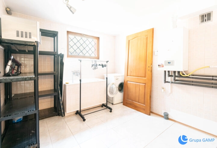 2-pok. *Wola Justowska*parking, 2 łazienki, sauna