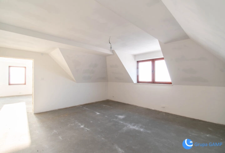 Gaj: Duży dom 400m2, 18 ar, dwa mieszkania