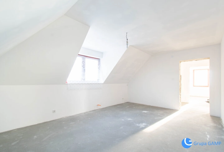 Gaj: Duży dom 400m2, 18 ar, dwa mieszkania