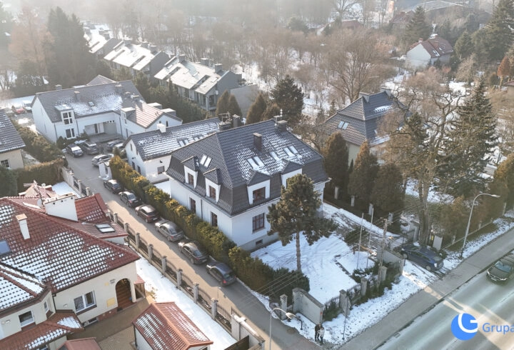 Budynek biurowy z parkingiem, ul. Królowej Jadwigi