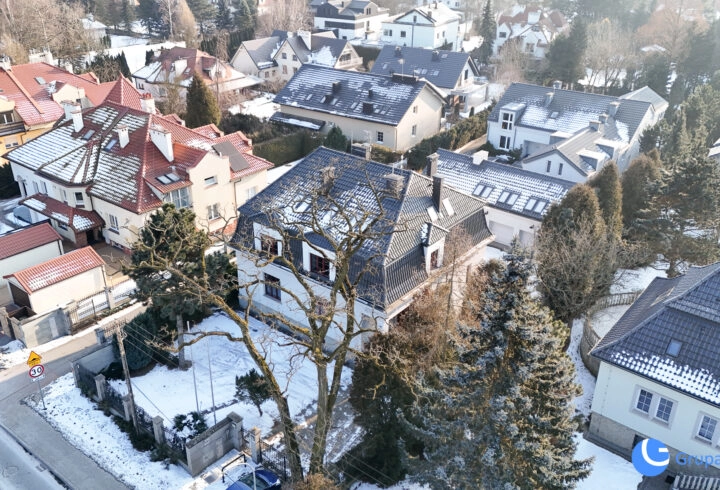 Budynek biurowy z parkingiem, ul. Królowej Jadwigi