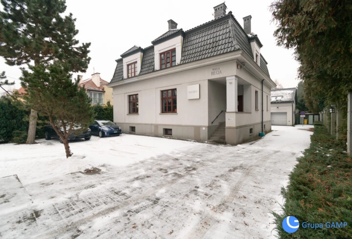Budynek biurowy z parkingiem, ul. Królowej Jadwigi