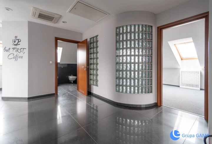 Budynek biurowy z parkingiem, ul. Królowej Jadwigi