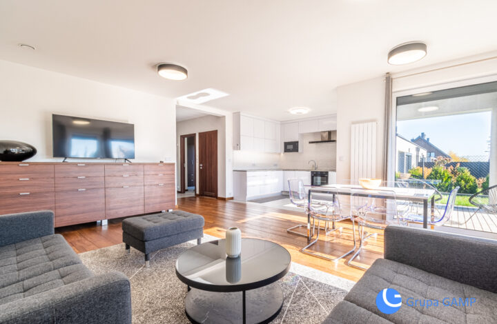 Nowoczesny z garażem na zamkniętym os. *Zielonki*