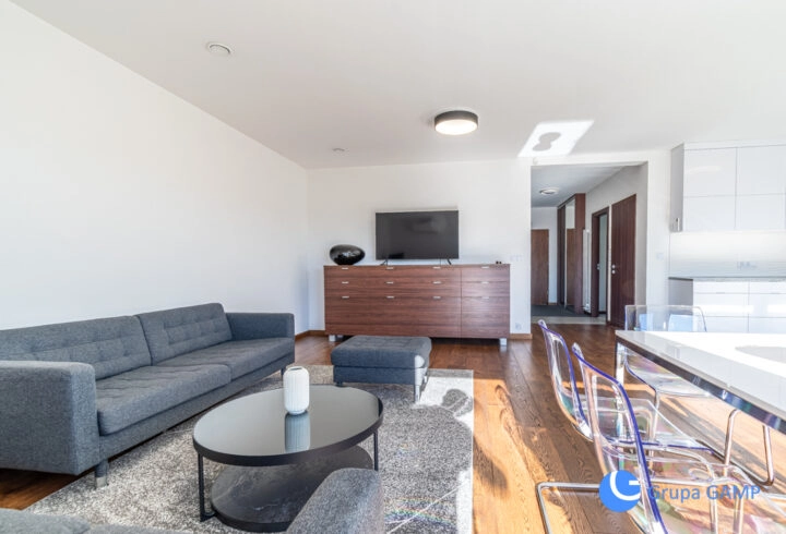 Nowoczesny z garażem na zamkniętym os. *Zielonki*