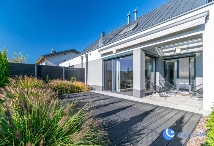 Nowoczesny z garażem na zamkniętym os. *Zielonki*