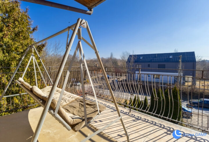 Dom piętrowy | Pod biuro/dom mieszk. | Na Zielonki