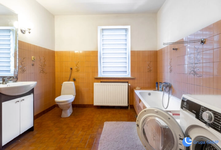 Dom piętrowy | Pod biuro/dom mieszk. | Na Zielonki