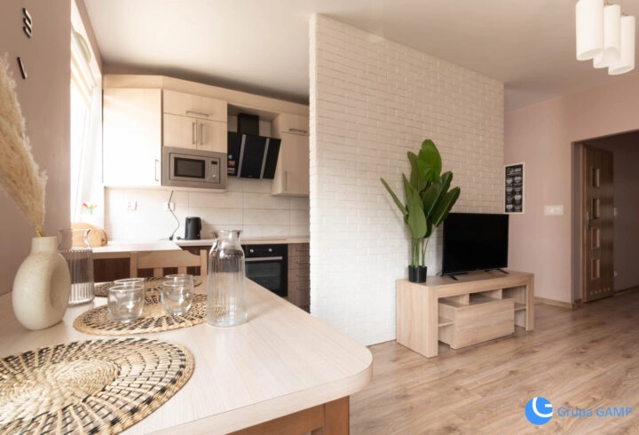 3-pok. 56 m2, balkon, os. Avia, miejsce postojowe.