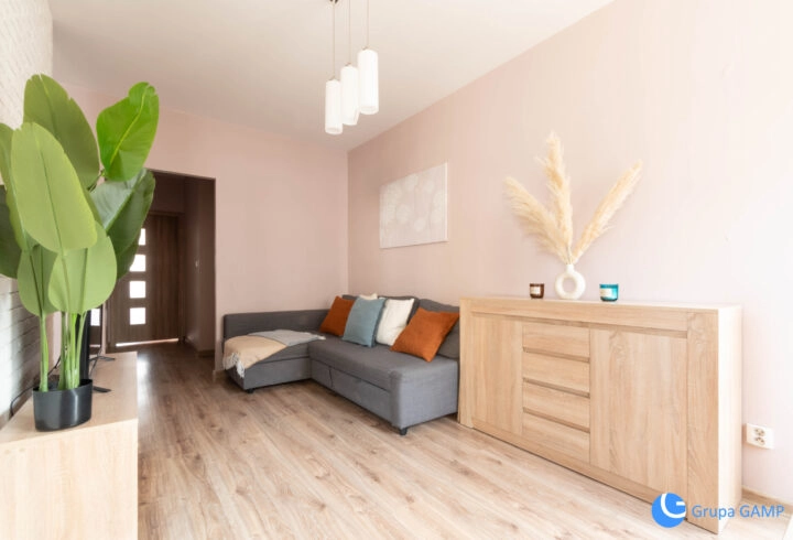 3-pok. 56 m2, balkon, os. Avia, miejsce postojowe.