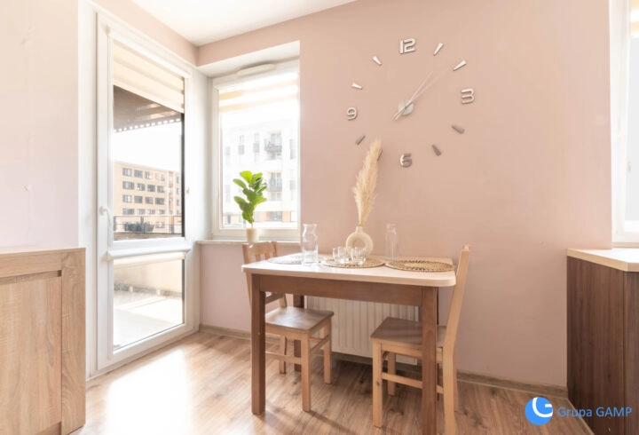 3-pok. 56 m2, balkon, os. Avia, miejsce postojowe.