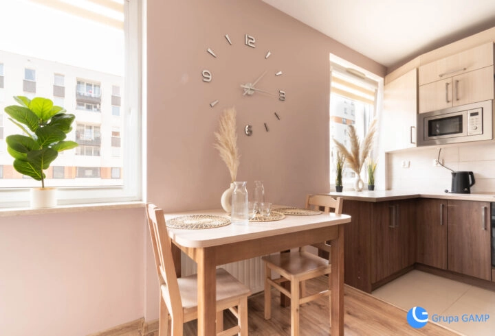 3-pok. 56 m2, balkon, os. Avia, miejsce postojowe.