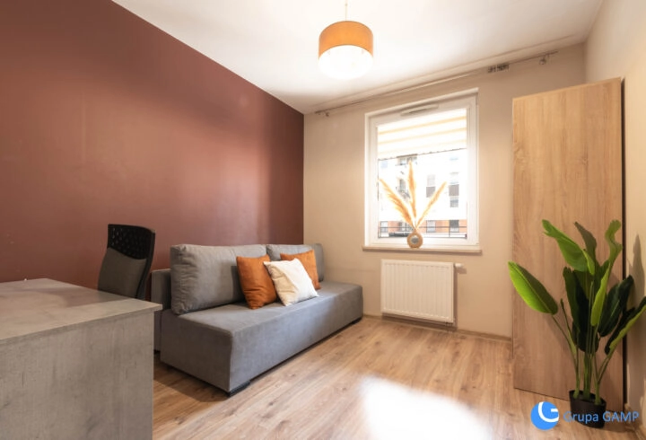 3-pok. 56 m2, balkon, os. Avia, miejsce postojowe.