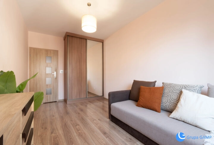 3-pok. 56 m2, balkon, os. Avia, miejsce postojowe.