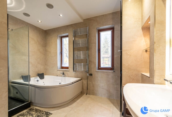 Wola Justowska, 2-pok. 55m2, balkon.