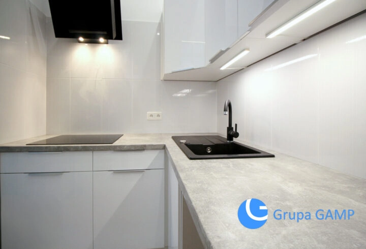 Trzy pokoje w centrum, kamienica z windą, 84 m2!