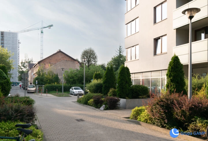 Grzegórzki|2 pokoje z balkonem, garażem i komórką