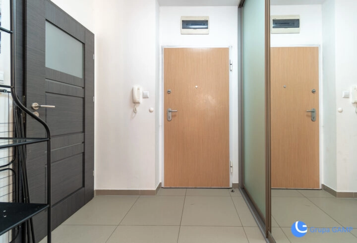 Grzegórzki|2 pokoje z balkonem, garażem i komórką