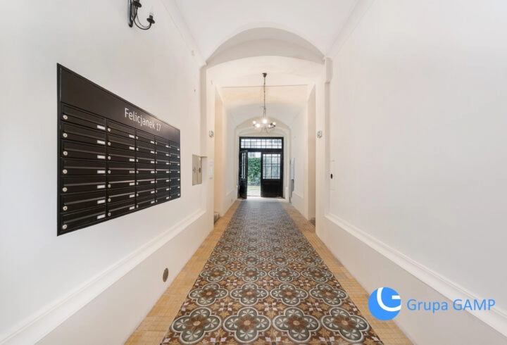 Wykończone studio z antresolą na Starym Mieście!