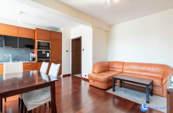 Wola Justowska, 2-pok. 55m2, balkon.