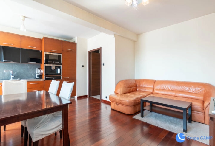 Wola Justowska, 2-pok. 55m2, balkon.