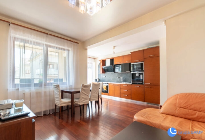 Wola Justowska, 2-pok. 55m2, balkon.