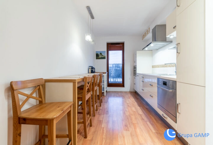 Kapelanka 6a 54,5m2, 2 osobne pokoje, garaż