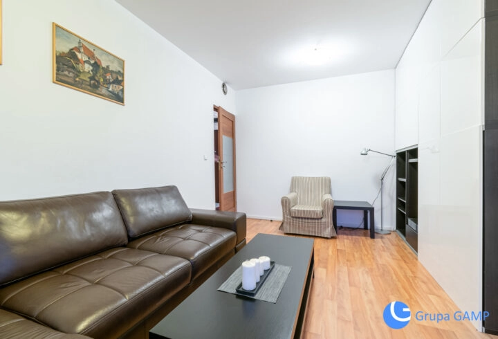 Kapelanka 6a 54,5m2, 2 osobne pokoje, garaż