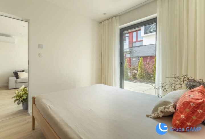 Nowe, 2-pok z tarasem i ogródkiem *Bronowice*