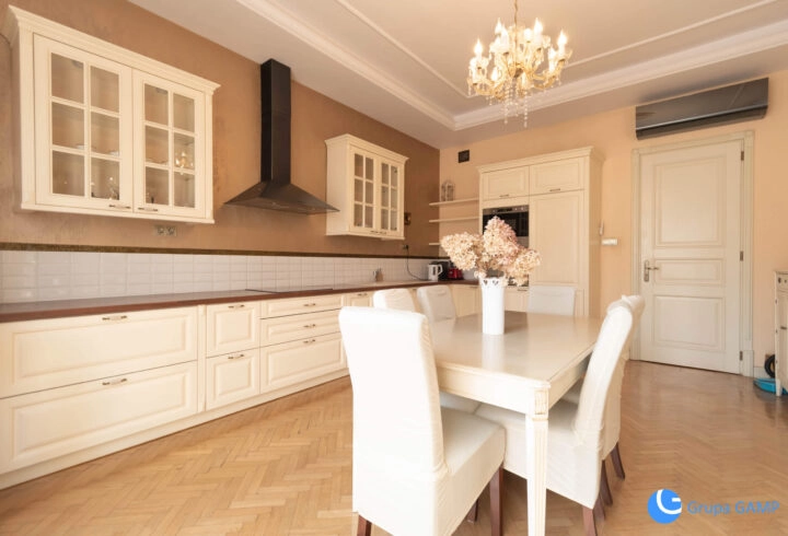 3-pok.104 m2, Stare Miasto, ul. Wielopole, balkon.