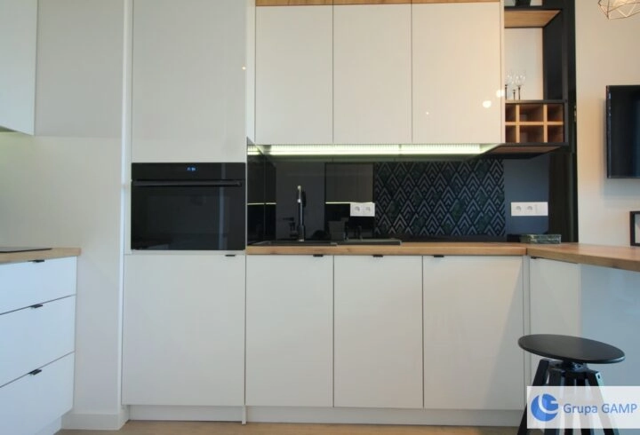 Nowoczesne Studio *Mogilska* 6 piętro | loggia