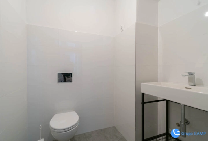 Lokal 40,3m2 *Starowiślna* oficyna