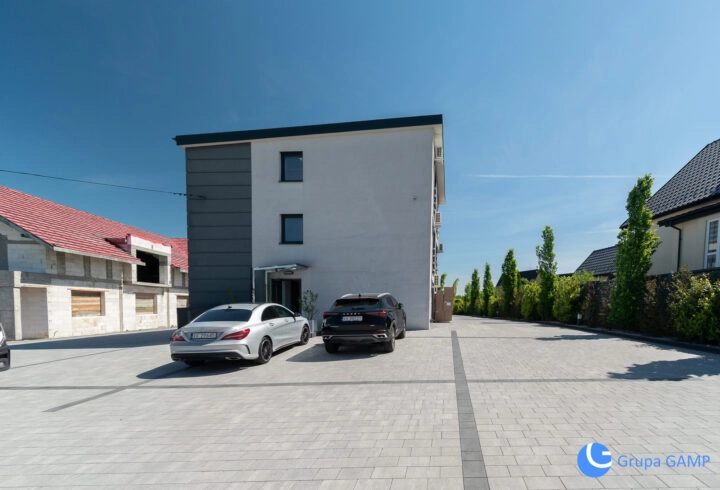 Dwa budynki 795 m2| Działka 30ar|Borzęta-Myślenice