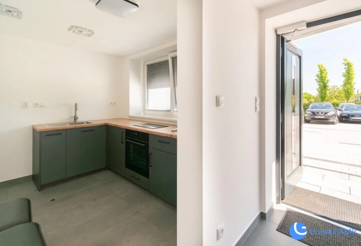 Dwa budynki 795 m2| Działka 30ar|Borzęta-Myślenice