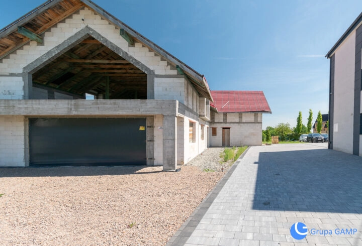 Dwa budynki 795 m2| Działka 30ar|Borzęta-Myślenice
