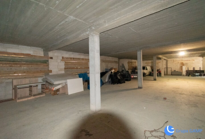 Dwa budynki 795 m2| Działka 30ar|Borzęta-Myślenice
