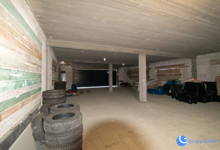 Dwa budynki 795 m2| Działka 30ar|Borzęta-Myślenice