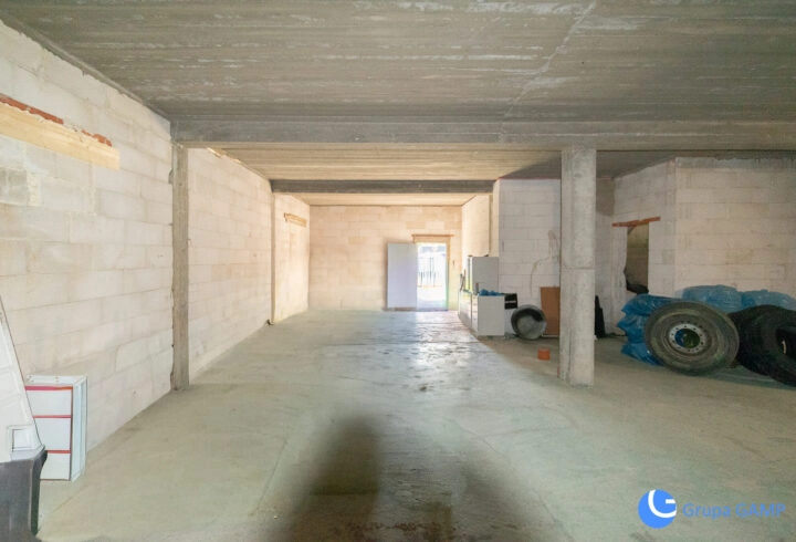 Dwa budynki 795 m2| Działka 30ar|Borzęta-Myślenice