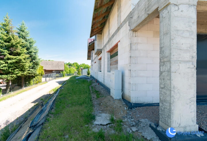 Dwa budynki 795 m2| Działka 30ar|Borzęta-Myślenice