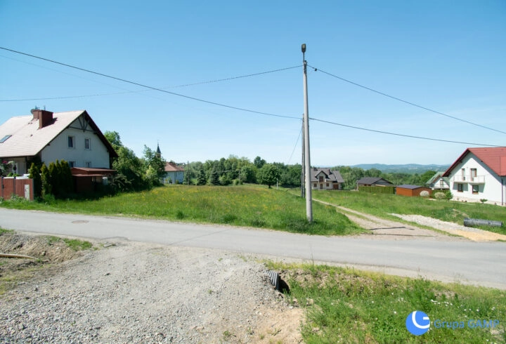 Dwa budynki 795 m2| Działka 30ar|Borzęta-Myślenice