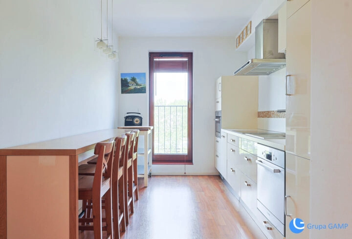Kapelanka 6a 54,5m2, 2 osobne pokoje, garaż