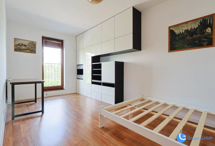 Kapelanka 6a 54,5m2, 2 osobne pokoje, garaż