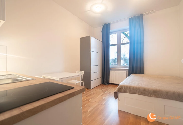 Studio 19m2 *Aleja 29 Listopada* Całość 2350 zł!