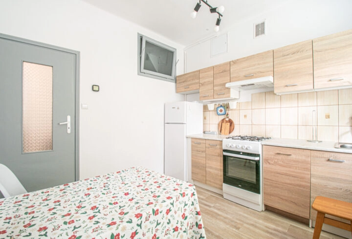 2 niezależne pok. 49m2, *Mogilska* piwnica